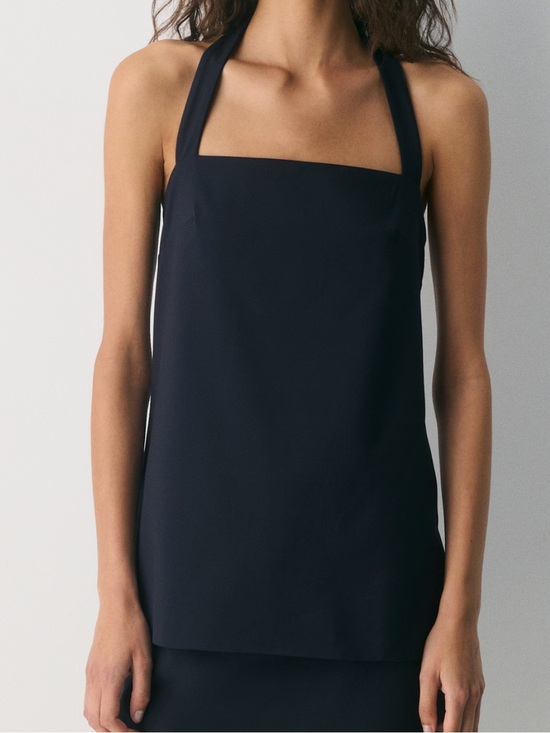 Aritzia Tops - Aritzia Halter top